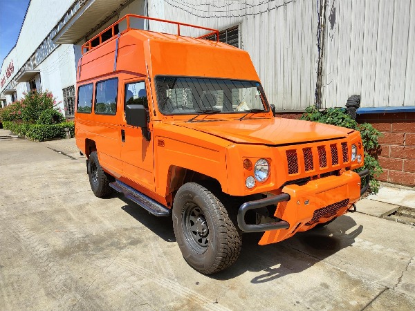 勇士四驅(qū)越野運(yùn)兵車